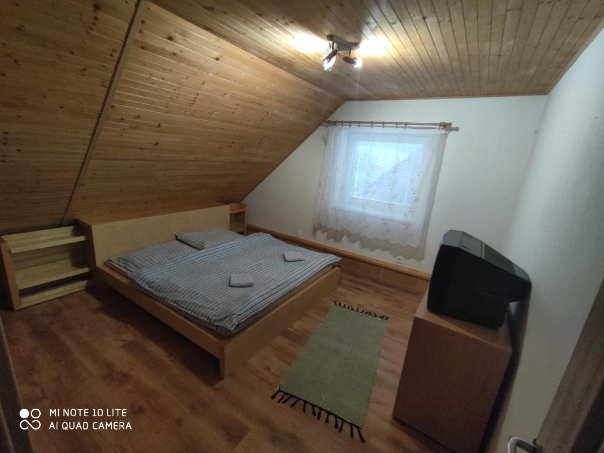 Apartman Lucky 5 Izbovy Rodinny Dom מראה חיצוני תמונה