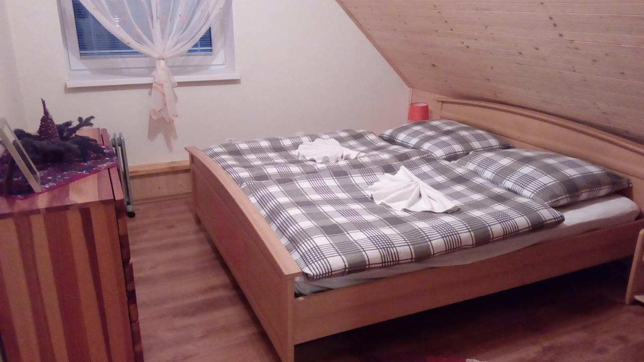 Apartman Lucky 5 Izbovy Rodinny Dom מראה חיצוני תמונה